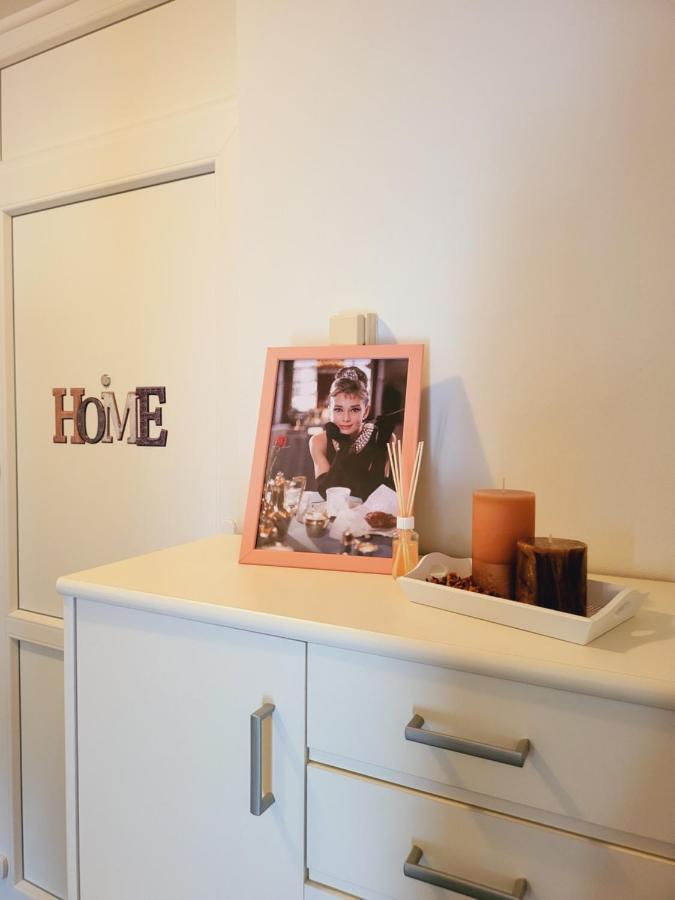 Dolly Airport Apartament